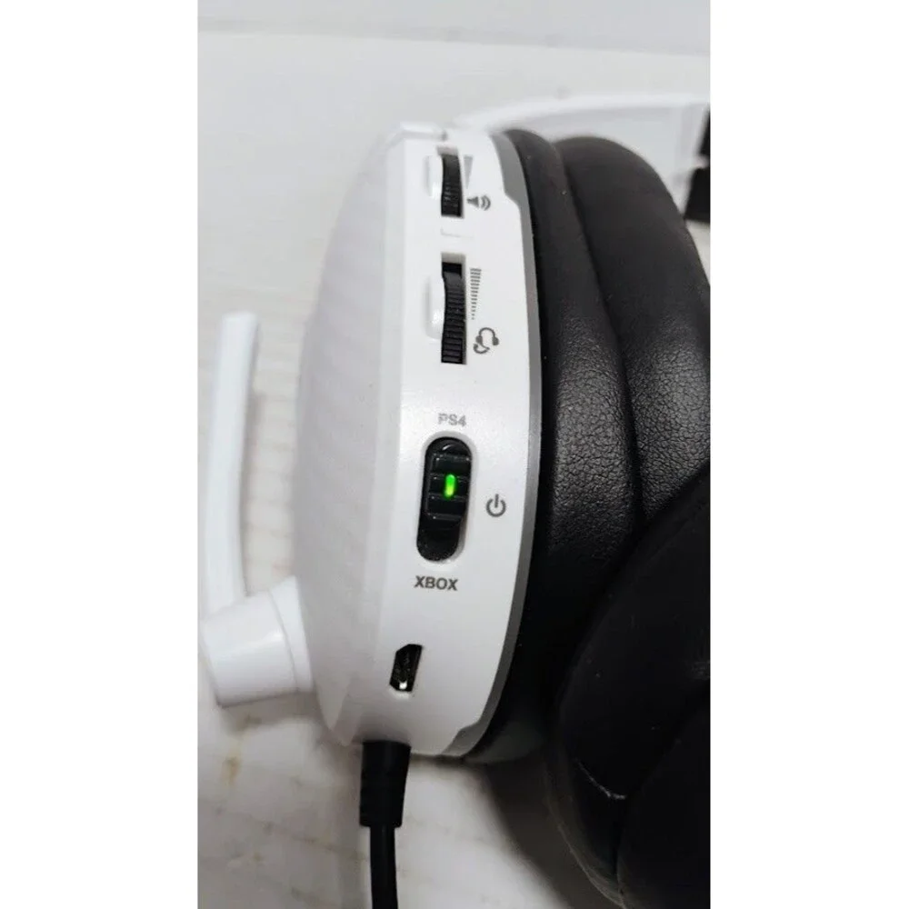 TURTLE BEACH EAR FORCE RECON 200 WHITE WIRED HEADPHONES FOR XBOX ONE OR PS4